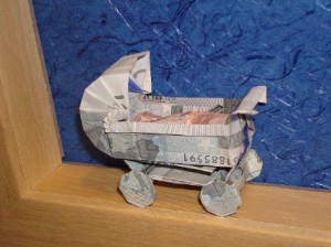 Geldgeschenk Origami-Kinderwagen